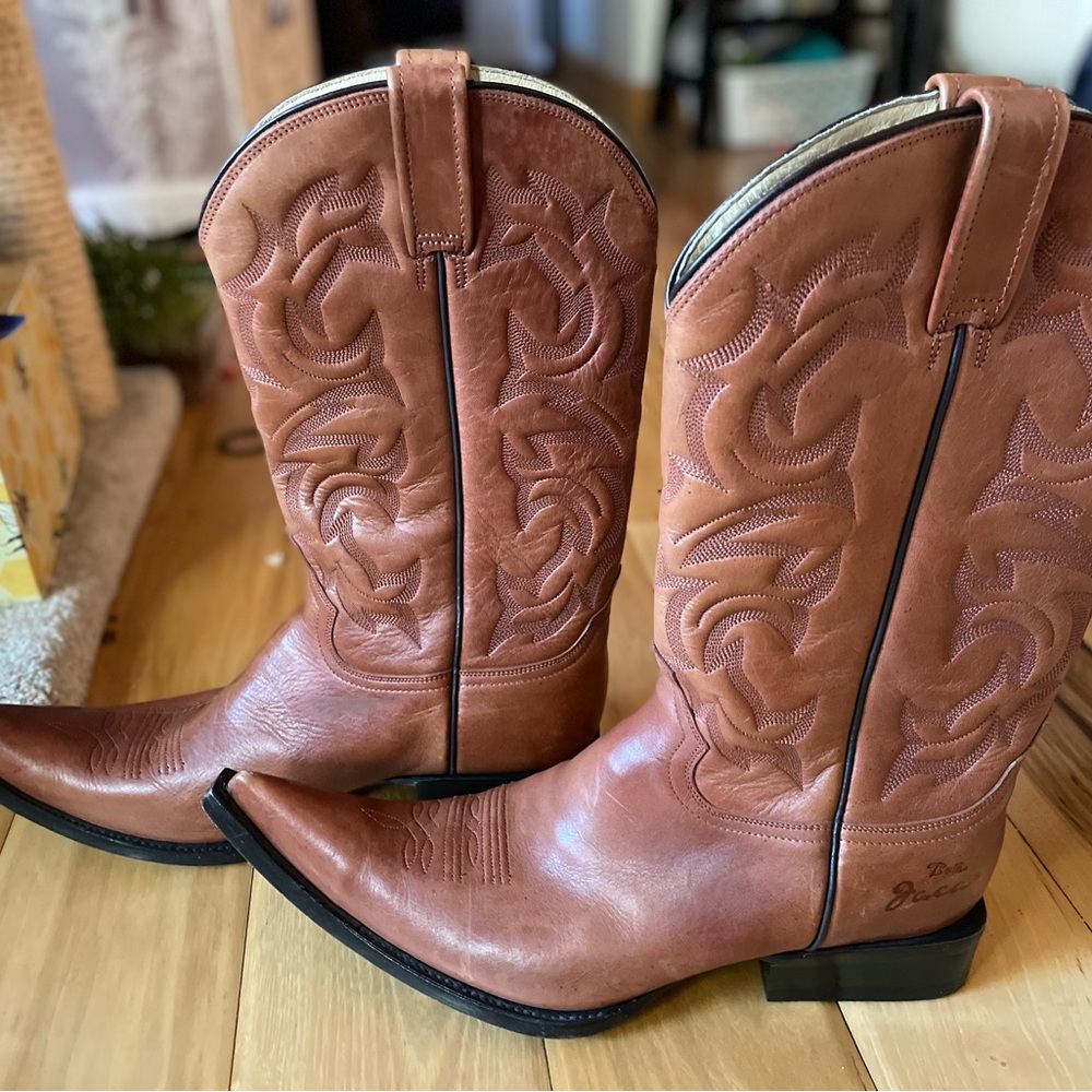 Classic Men's Cowboy Boots - Tan Leather
